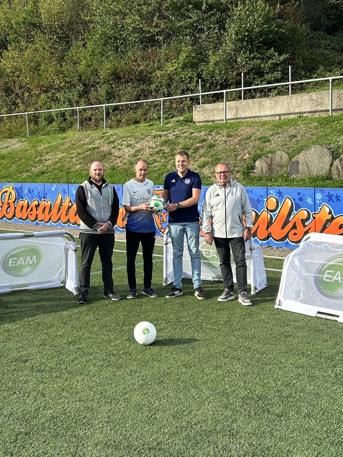 Große Freude beim TuSpo 1920 Nassau Beilstein: Gewinn beim EAM-Wettbewerb „Wer ist euer 12. Mann?“
